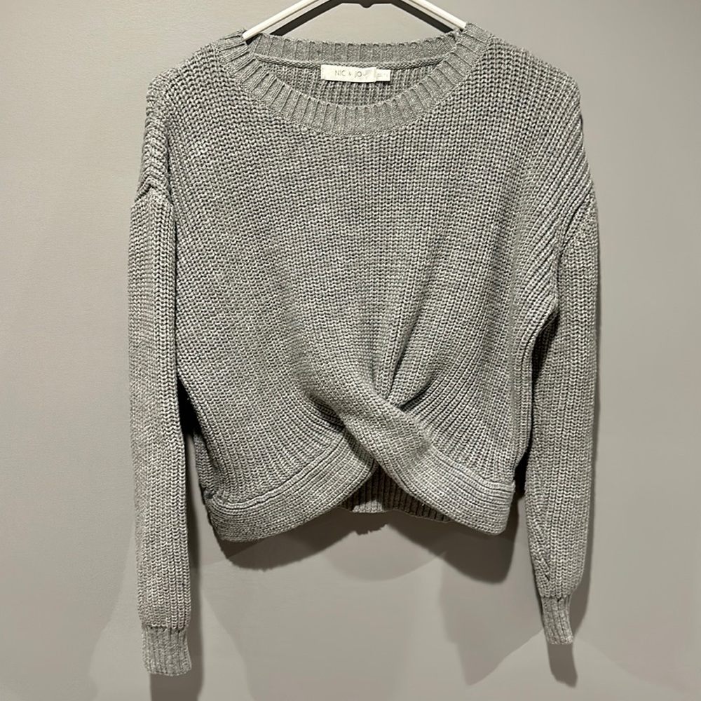 Nic & Jo gray crop top sweater size L